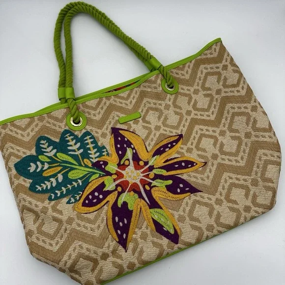 VERA BRADLEY Straw Beach Tote Natural Chevron Embroidered Floral Green Lined - Picture 1 of 6